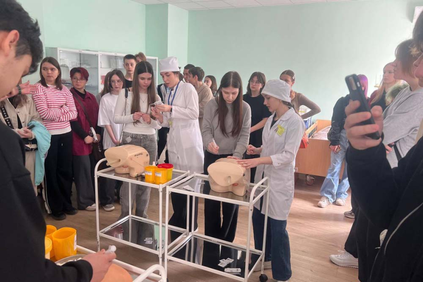 События НИУ «БелГУ» более 1000 школьников приняли участие в дне открытых дверей медицинского колледжа ниу «белгу»