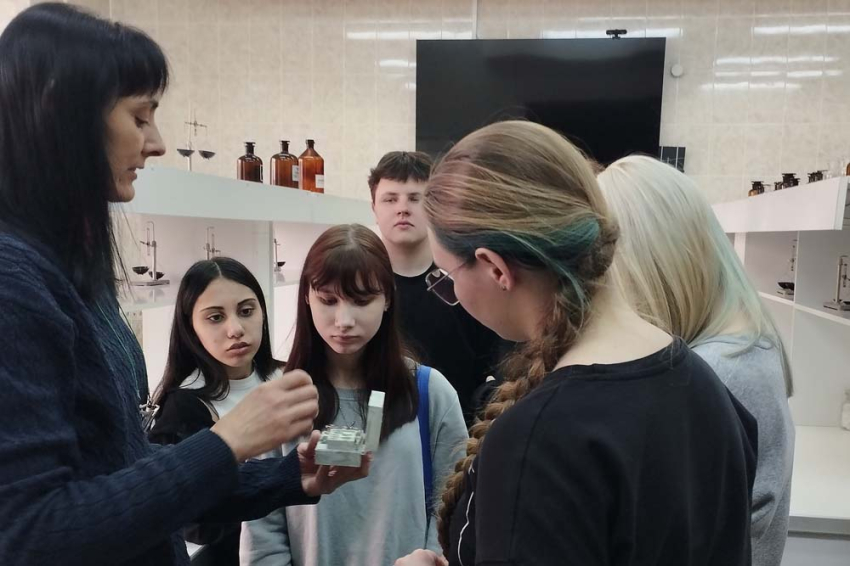 События НИУ «БелГУ» белгородские школьники познакомились с институтом фармации, химии и биологии ниу «белгу»