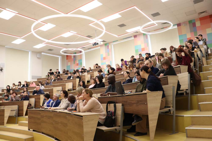 События НИУ «БелГУ» общественно-гуманитарная школа ниу «белгу» провела инфосессию по культурным традициям региона