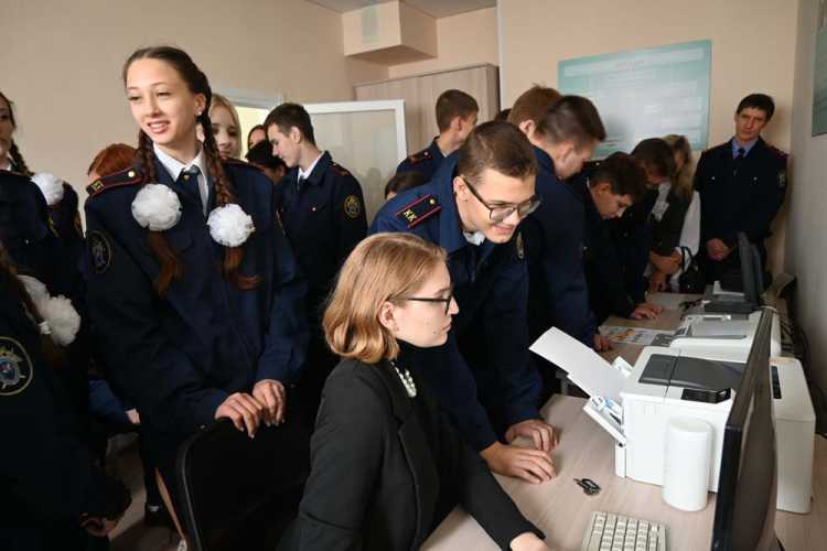 Школьники-кадеты посетили кафедру судебной экспертизы и криминалистики НИУ «БелГУ»